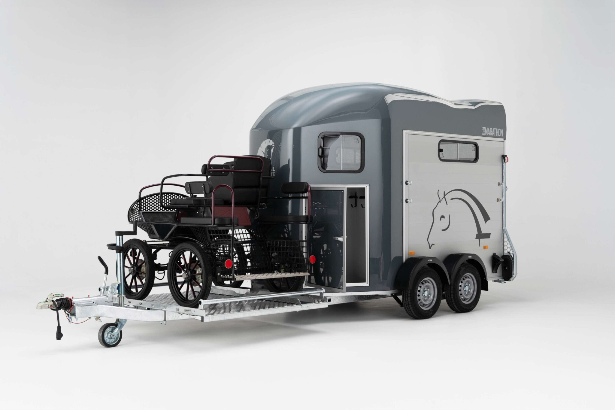 Cheval Liberté livestock horse trailer equestrian transport grey