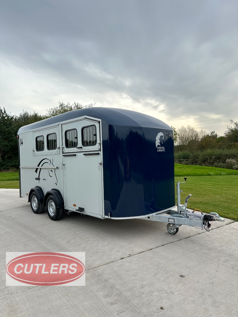 Cheval Liberté Maxi 4 horse trailer for sale UK 4 horse herringbone trailer with tack room