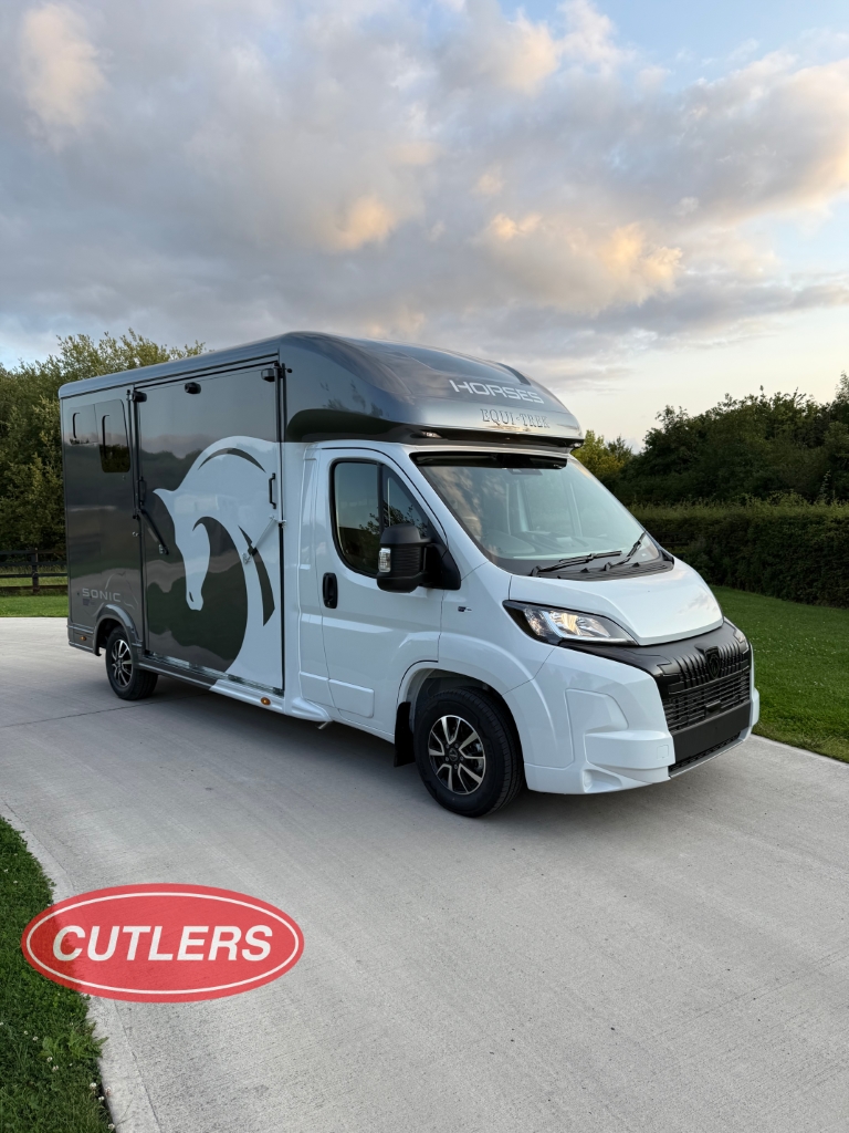 Equi-Trek Sonic Excel 3.5 ton horsebox for sale UK front angled view Peugeot chassis