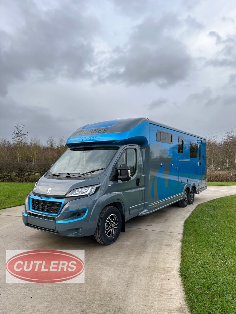 Side profile of Equi-Trek Valiant Elite horse lorry showing full body and layout