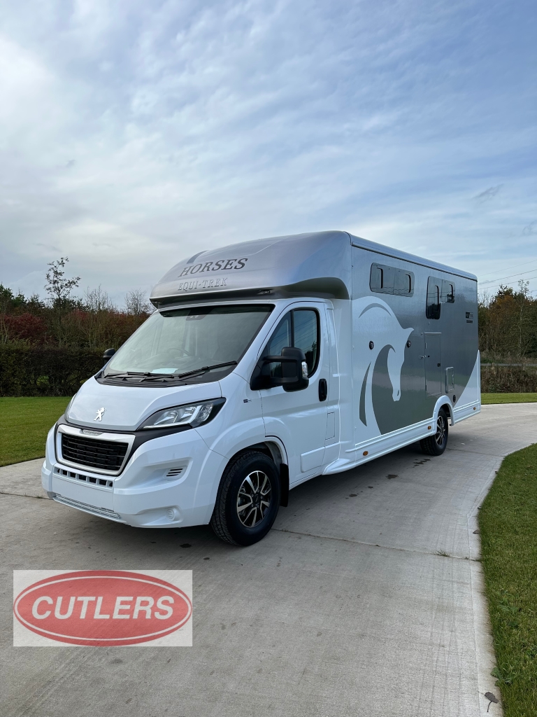 Equi-Trek Victory Excel front three quarter view showing cab and horsebox body