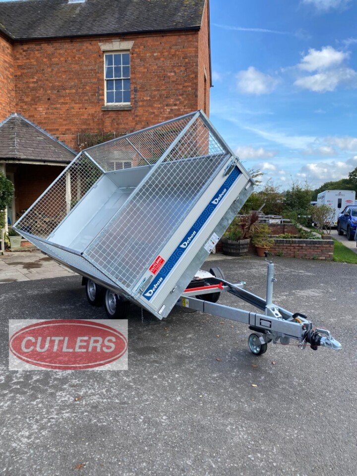 Debon box trailer with twin axle and enclosed cargo body